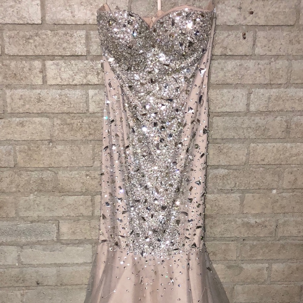 Dress - Picture 3 of 6